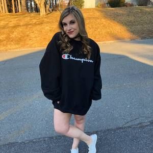 Meet your Posher, Courtney